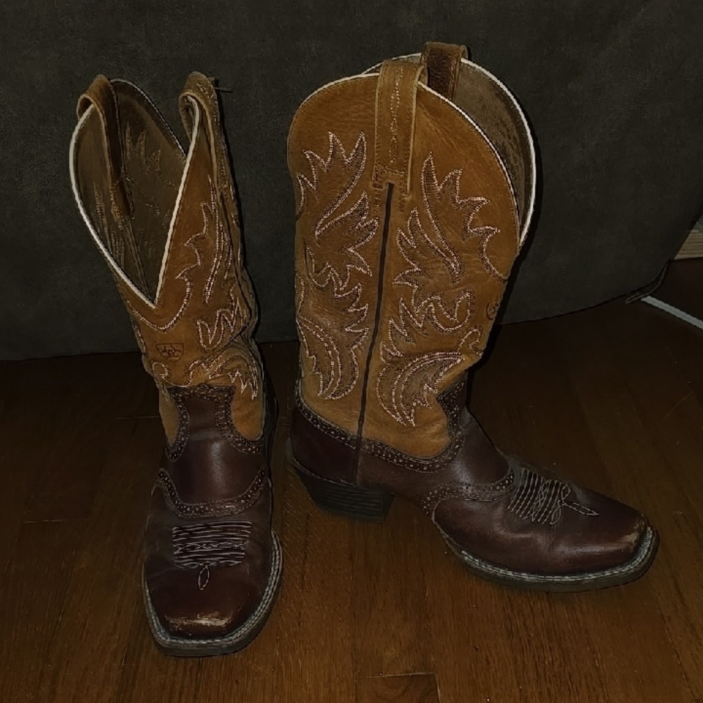 Ariat Brown and Tan Cowboy Boots